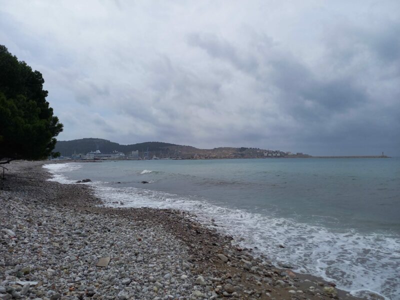 Bar_Blick auf den Strand von der anderen Seite