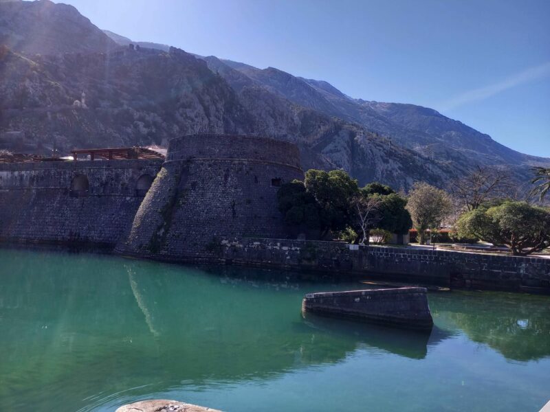 Die Stadtmauer von Kotor