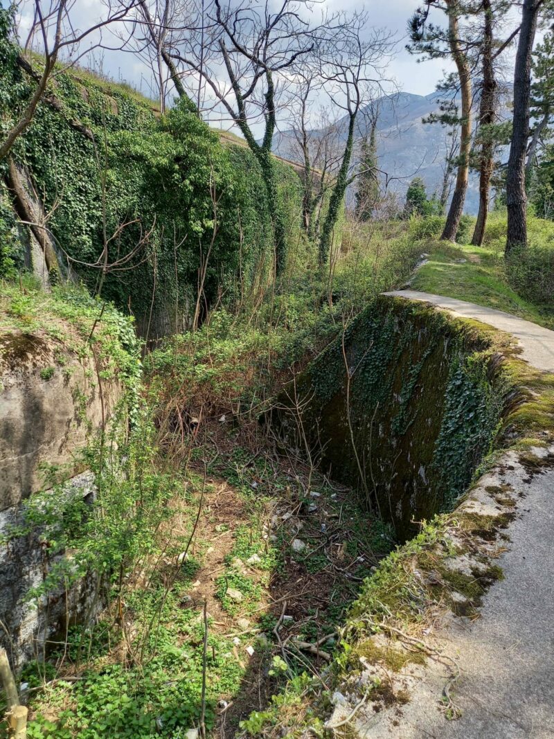 VRMAC Graben rechts