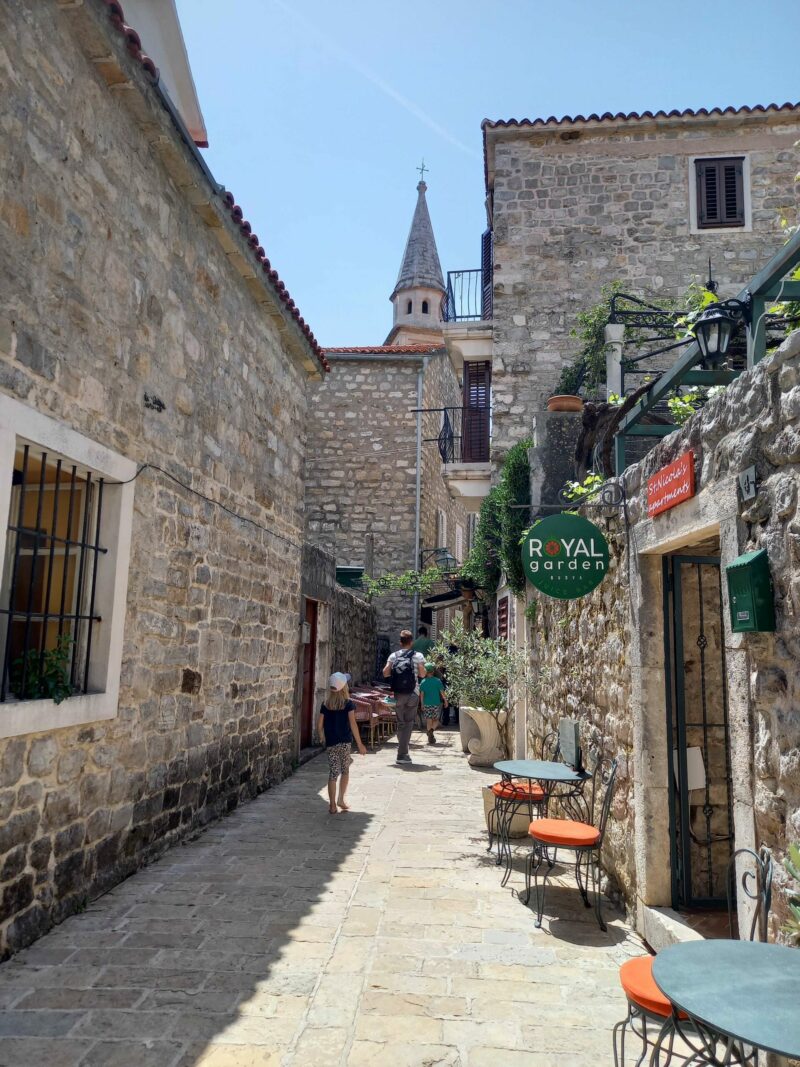 Altstadtgasse in Budva